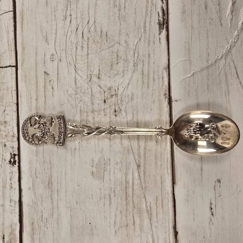 Vintage Christmas Souvenir Spoon Set 1972-1979 Silverplate Holiday‎ Collectibles